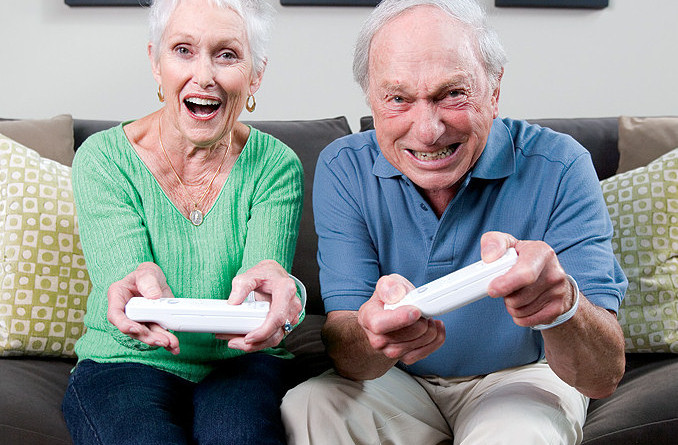 Chơi game giúp người già tăng cường trí nhớ